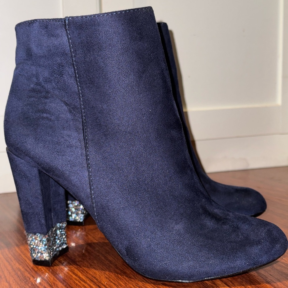 Yardley Suede Ankle Boots Womens size 9.5 Jewel & Glitter Heel Elegant Navy Blue